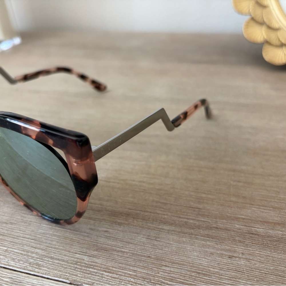 Diff Eyewear Brown Tortoise Sunglasses - image 3